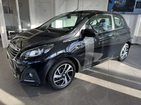Peugeot 108 Top 1,2L essence 82 CV Man.5 